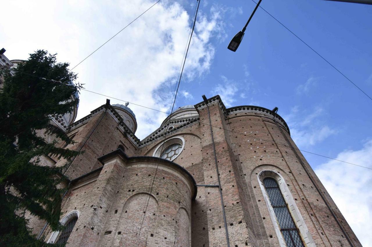 Om Plus Santa Giustina Pádua Exterior foto
